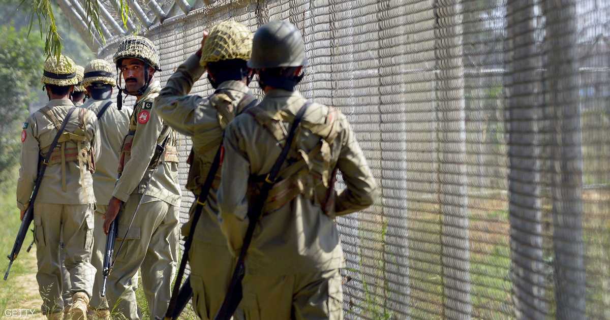 قتل 49 مسلحا في عمليات عسكرية في إقليمي خيبر وبلوشستان الباكستانيتين.