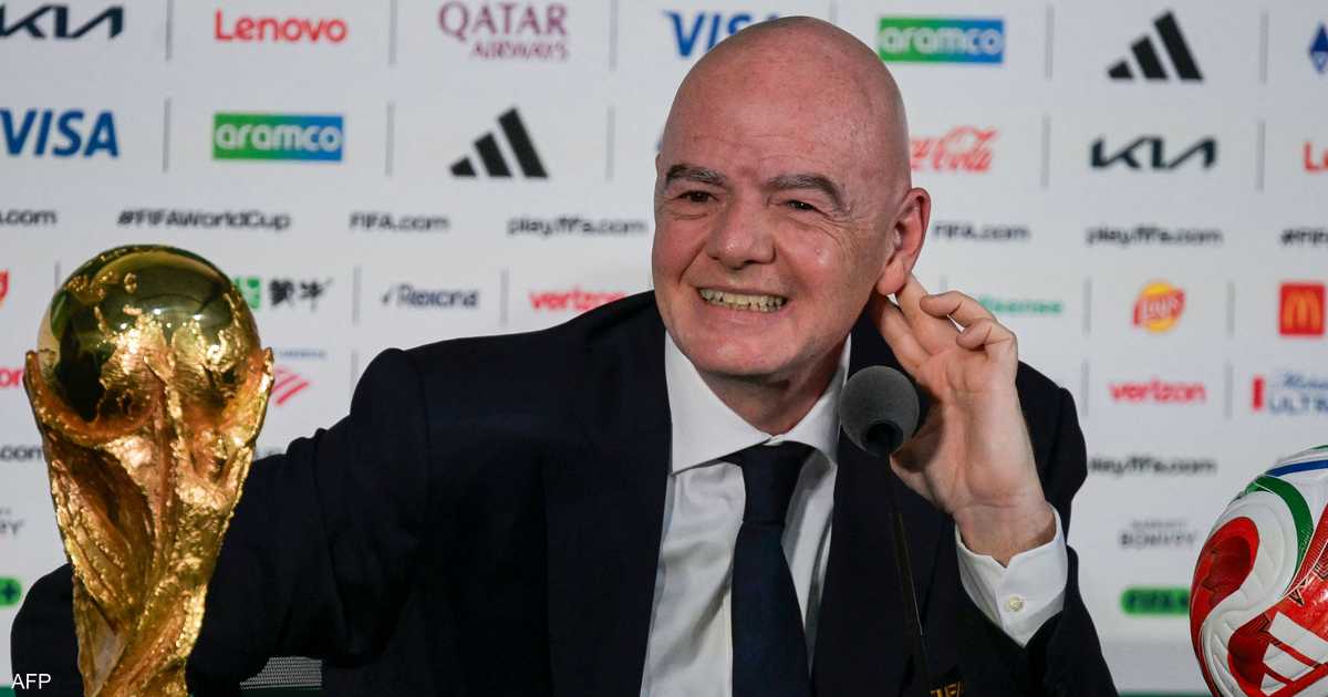الاتحاد الإنجليزي والويلزي يدعمان إنفانتينو في انتخابات فيفا رغم جدل الخصخصة.