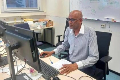 بروفيسور سوداني من بائع خضار إلى محاضر في ألمانيا.