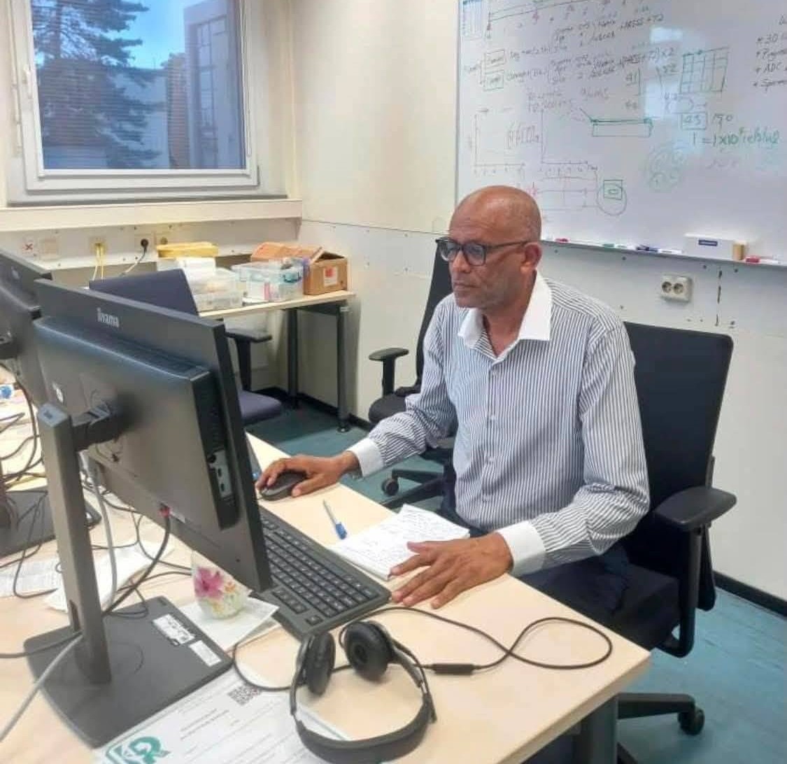 بروفيسور سوداني من بائع خضار إلى محاضر في ألمانيا.