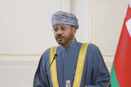 إيران وعمان تبحثان إمكانية ممر ملاحي مؤقت في مضيق هرمز