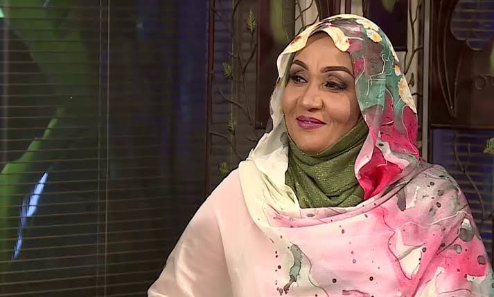 حنان عبدالحميد أم وضاح تصل الخرطوم للمثول أمام النيابة المعلوماتية.