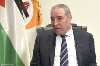 الانتخابات الفلسطينية: تباين المواقف والحلول المطروحة بين الشيخ وحماس والمراقبين