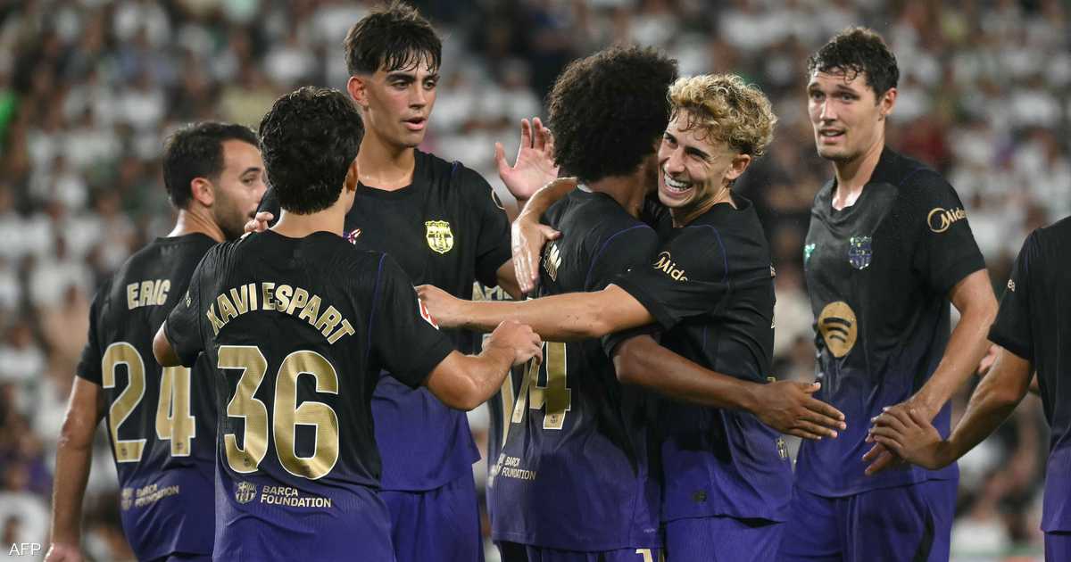 رافينيا يفتتح التسجيل ويصنع الأهداف ويقود مانشستر سيتي للفوز الساحق على إلتشي بأربعة أهداف.