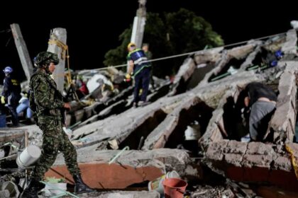 العائلات المتضررين من الزلزال في فنزويلا تتهم السلطات بحجز المحتجزين وعدم مساعدتهم خلال الكارثة