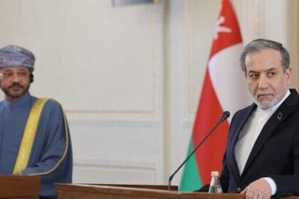 مشاورات بناءة بين وزيري خارجية عمان وإيران بشأن ترتيبات استئناف الملاحة الآمنة في مضيق هرمز.