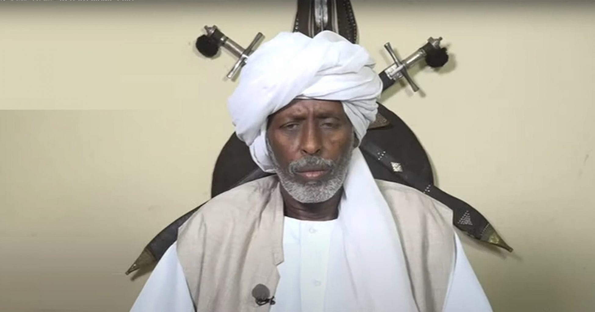 حسم اتصال هاتفي الخلاف بين قائد درع السودان والمدير التنفيذي لمحلية خشم القربة.