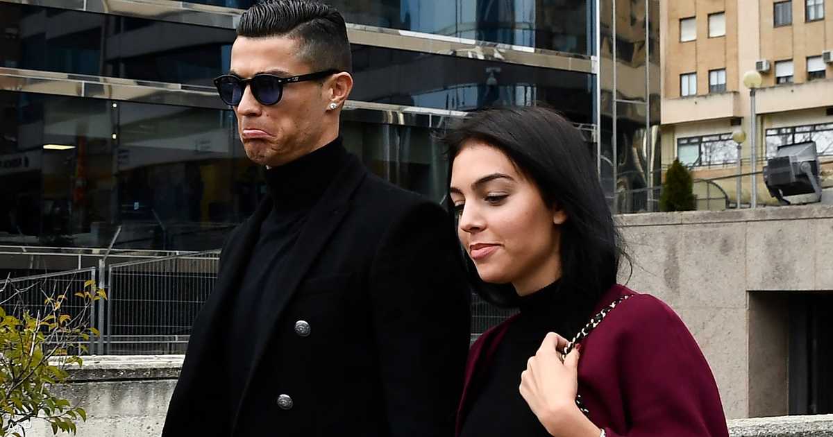 تخطط رونالدو وخطيبته لزفاف في ماديرا قبل انطلاق مشواره مع النصر.