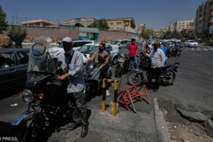 الضغوط الأميركية المتزايدة تزيد من تحديات الاقتصاد الإيراني وتمتد آلام المواطنين.