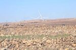 القوات الإسرائيلية تقصف منطقة بين بيت جن والتلال الحمر بريف دمشق.