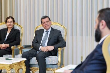 رئيس قسد يُعين رسمياً في منصبه الجديد بعد حل القوة العسكرية