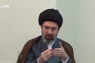 ترامب يكثف ضغطه الاقتصادي على إيران بـيوم النصر ويحذر الشركاء التجاريين.