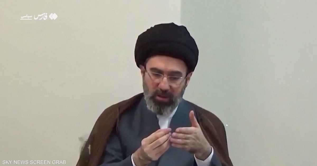 ترامب يكثف ضغطه الاقتصادي على إيران بـيوم النصر ويحذر الشركاء التجاريين.