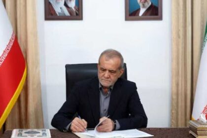إيران تعلن بدء إجراءات جديدة وتؤكد على خط أحمر لاستمرار الإنتاج وتدافع عن نفسها ضد أي هجوم
