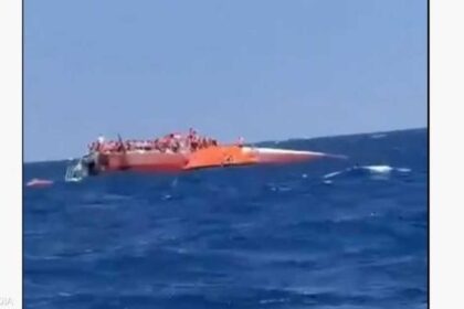 قارب يغرق قبالة السواحل الشمالية لقبرص بعد مغادرته ميناء كيرينيا