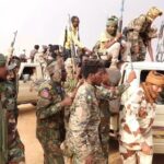 حمودة دحلوب و200 مقاتل يعلنان الانشقاق عن مليشيا أسرة دقلو وانضمامهم للقوات المسلحة السودانية.