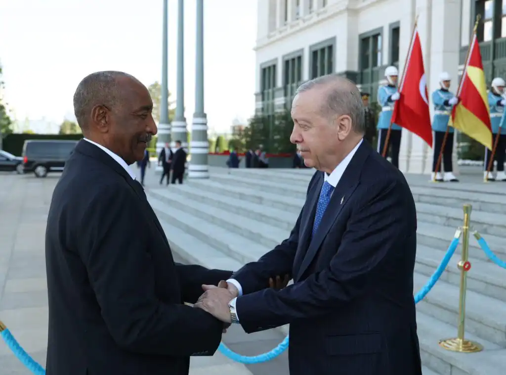 تركيا تضع السودان على أولوياتها الدبلوماسية لدعم الجيش وتعزيز موقعها الإقليمي.