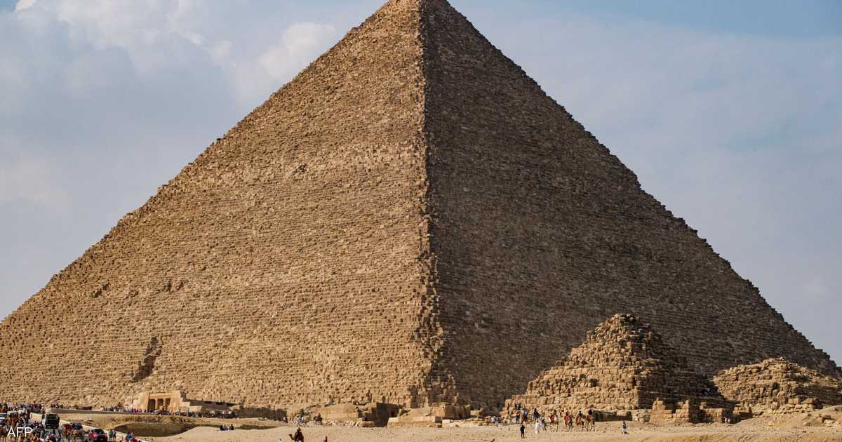 هل يمكن لزلزال بقوة 8 درجات أن ينهار الهرم؟ الدراسات تشير إلى تأثيرات أكثر تعقيداً.