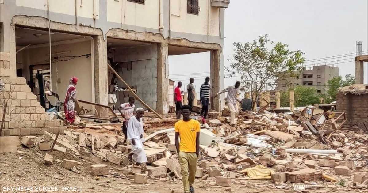 تعمق الفوضى وتقويض سلطة القانون بالسودان بسبب الحرب ونفوذ المجموعات المسلحة.