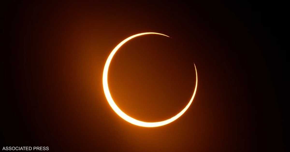 الكسوف الكلي يحل على شبه الجزيرة الأيبيرية قبل غروب الشمس