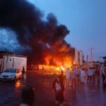 حريق هائل يلتهم مستشفى مدني التعليمي بعد اصطدام صاعقة رعدية به