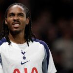 ليفربول يضع سبنس ضمن خياراته ويلاقي رفض توتنهام المالي.