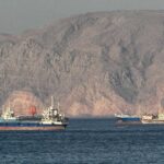 الحادث يؤدي إلى حريق على متن سفينة وتم إخماده وطاقمها بخير.