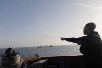 القيادة الأميركية: عطلة لسفينتين وسماح لأكثر من 30 سفينة بالمرور عبر الحصار