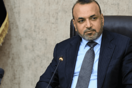 الأسدي يصدران أمري القبض في قضيتين متعلقتين بوزارته السابقة وأمواله.