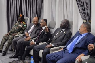 وزير الدفاع السوداني يصل جوبا لبحث تعزيز التعاون والتنسيق.