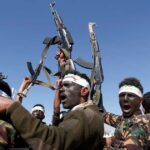 الحوثيون يعلنون تبني هجمات على المخا والخوخة والرياض تدين التصعيد وتدعو للانتقال من احتواء التهديد إلى معالجته