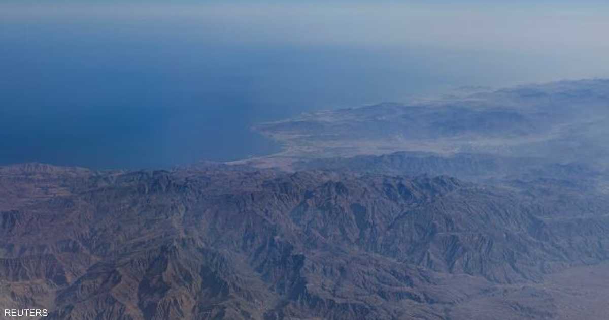 إيران تربط إعادة فتح ممر بحري بحيوي بشروط متعددة مقابل تمسك الولايات المتحدة بضمان حرية الملاحة.