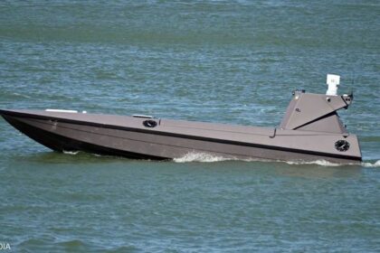زورق بحري بريطاني يبعث بيانات حساسة إلى الصين عبر كاميرات غير مؤهلة