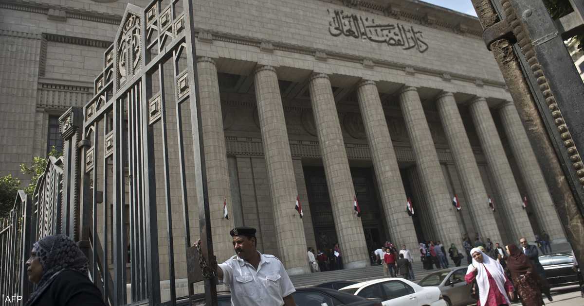 محكمة جنايات دمنهور تدين طالباً بابتزاز قريبته باستخدام تقنيات الذكاء الاصطناعي وتطالب قانوناً ينظمها