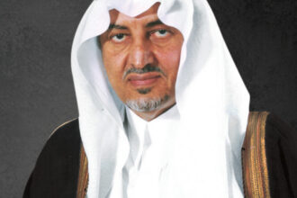 أسرة سودانية تطلب مساعدة أمير مكة في البحث عن فتاة مفقودة في الحرم المكي.