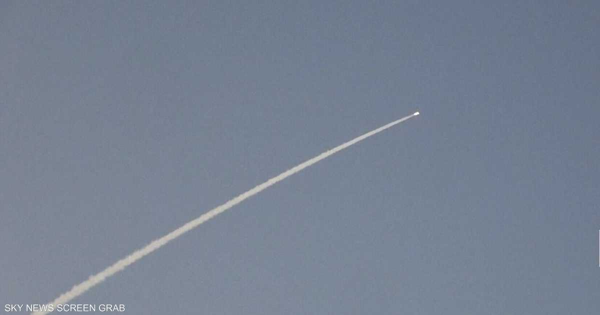 الحوثيون يشنون هجمات متعددة بـصواريخ ومسيرات على المخا ومأرب في اليمن