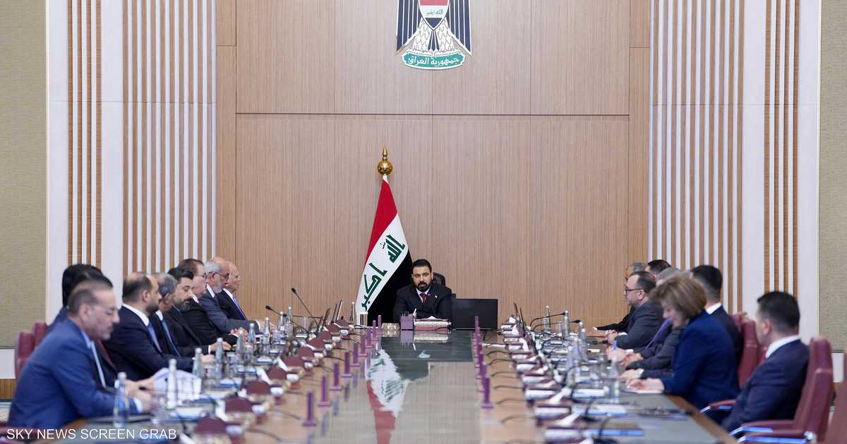 الحكومة العراقية تسعى لترسيخ سيطرتها على الملفات الأمنية والاقتصادية والقضاء على الفساد والانفلات