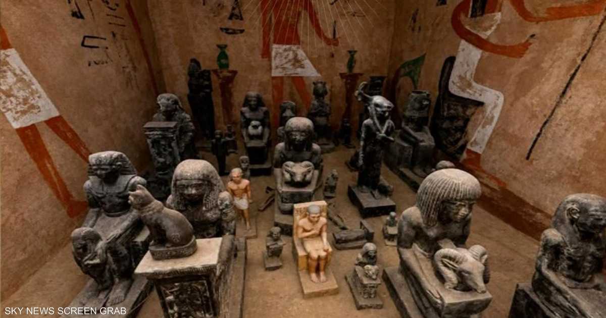 ضبط متهمين بحشيش وأسلحة وقطع يشتبه في أثريتها بالجيزة