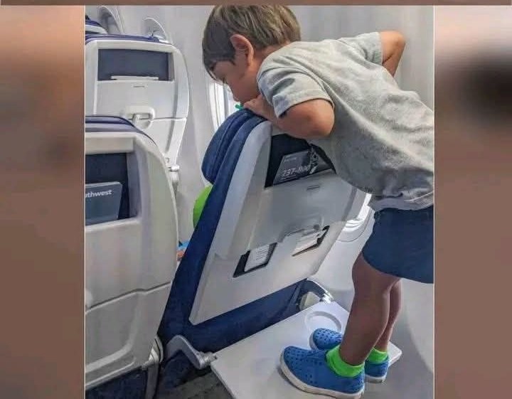 طفل يرفض ربط حزام الأمان يسبب إلغاء رحلة طيران في كندا