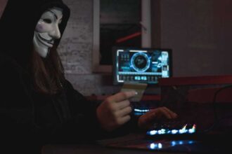 انتشار حساب المشرف أبو علي يثير مخاوف بشأن تعديل نتائج التوجيهي مقابل أموال.