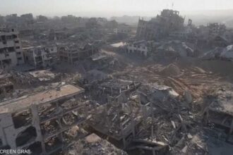 مقتل مدير شرطة غزة ومدني آخر في غارات إسرائيلية على القطاع