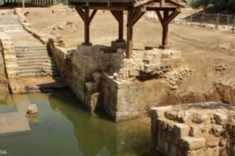 الحكومة توقع أربع اتفاقيات لتطوير موقع المعمودية بناءً على توجيهات الملك عبد الله الثاني.