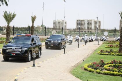 استقبال البرهان للسفراء رسائل هيمنة وإقصاء من مليشيا الدعم السريع.
