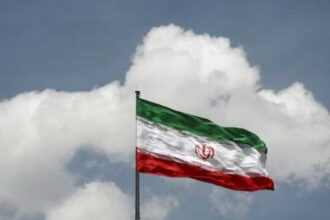 الأجنحة الإيرانية المتنافسة تؤثر على مسار المحادثات وتبدل الشروط الإيرانية.