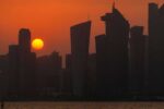تطالب إيران قطر بالإفراج عن 3 طيارين وتهدد بفريق لتقصي الحقائق.