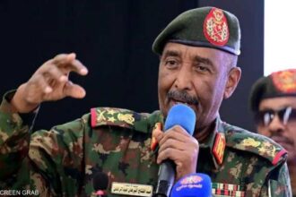 البرهان يوافق على مبادرة حوار وطنية لتهيئة أجواء شاملة في السودان