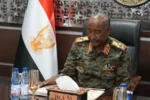 البرهان يصدر قراراً لتهيئة بيئة آمنة للحوار السوداني السوداني.
