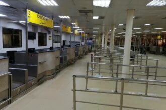 العودة إلى السودان عبر مطار الخرطوم: دليل للمسافرين حول الرحلات وإجراءات المطار.