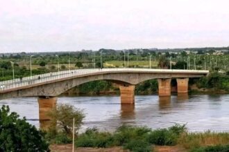 مباحث مدني الكبرى تكتشف جريمة قتل وفك لغزها بالقبض على متهمين وضبط أداة الجريمة في فداسي