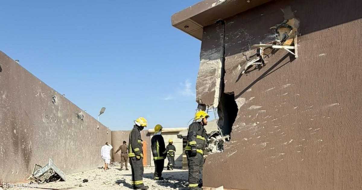 سقوط شظايا طائرة حوثية بعد اعتراضها يؤدي لوفاة وإصابات وأضرار مادية